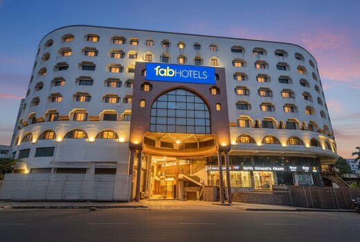 FabHotel Ayaansh
