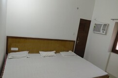 Ashirwad inn, Mathura