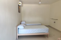 Tall Tree Nest- Highway Motel, Pollachi