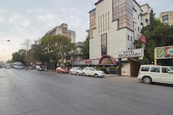 Yogi Broadway, Panvel