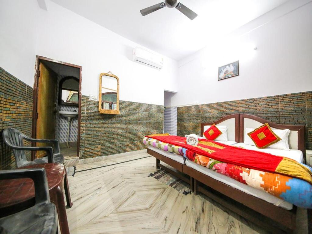 Rishikesh Sadan - Tap to explore photos