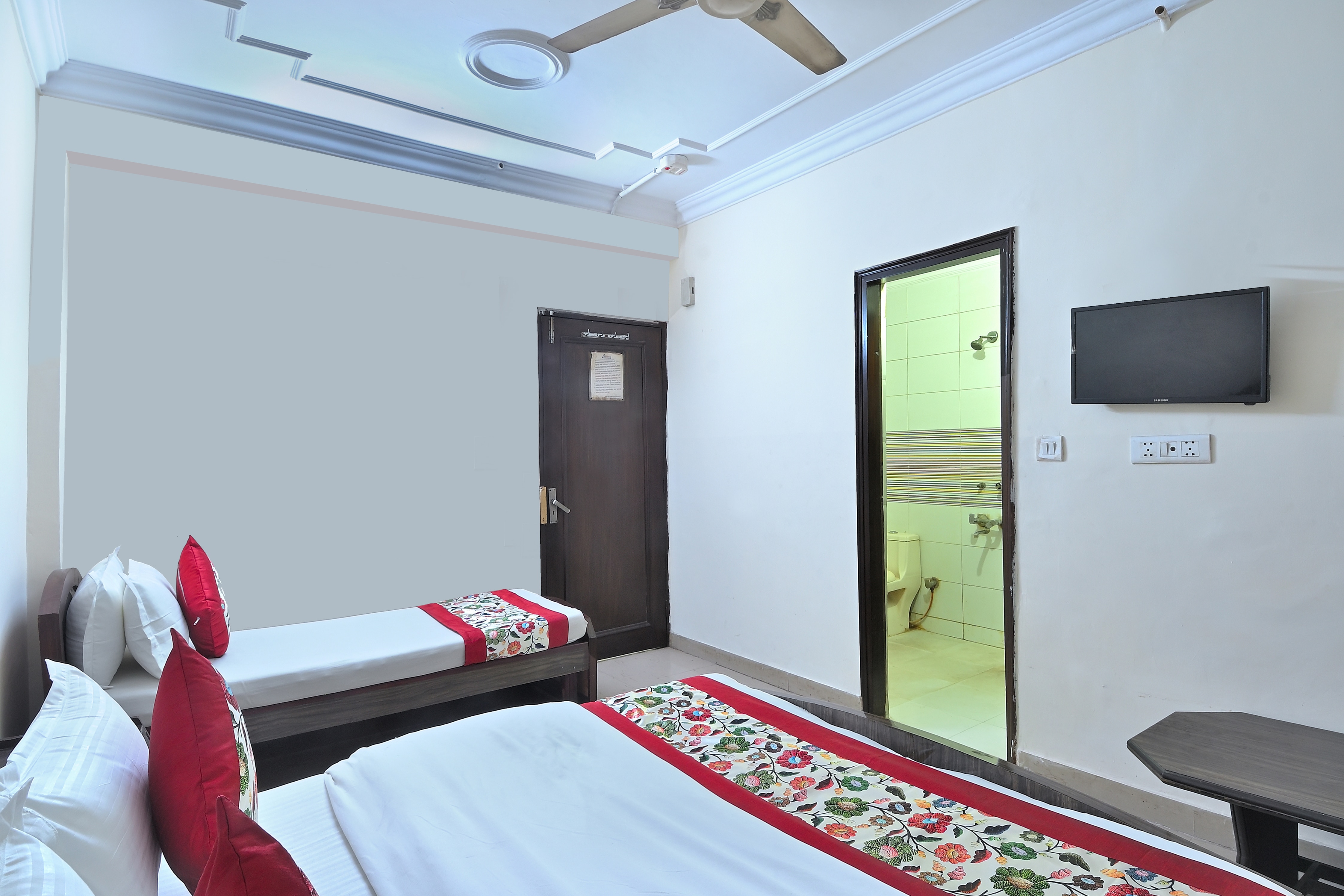 Hotel Ashoka Continental - Tap to explore photos