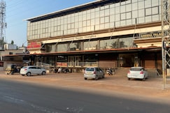 AMEENA PALACE