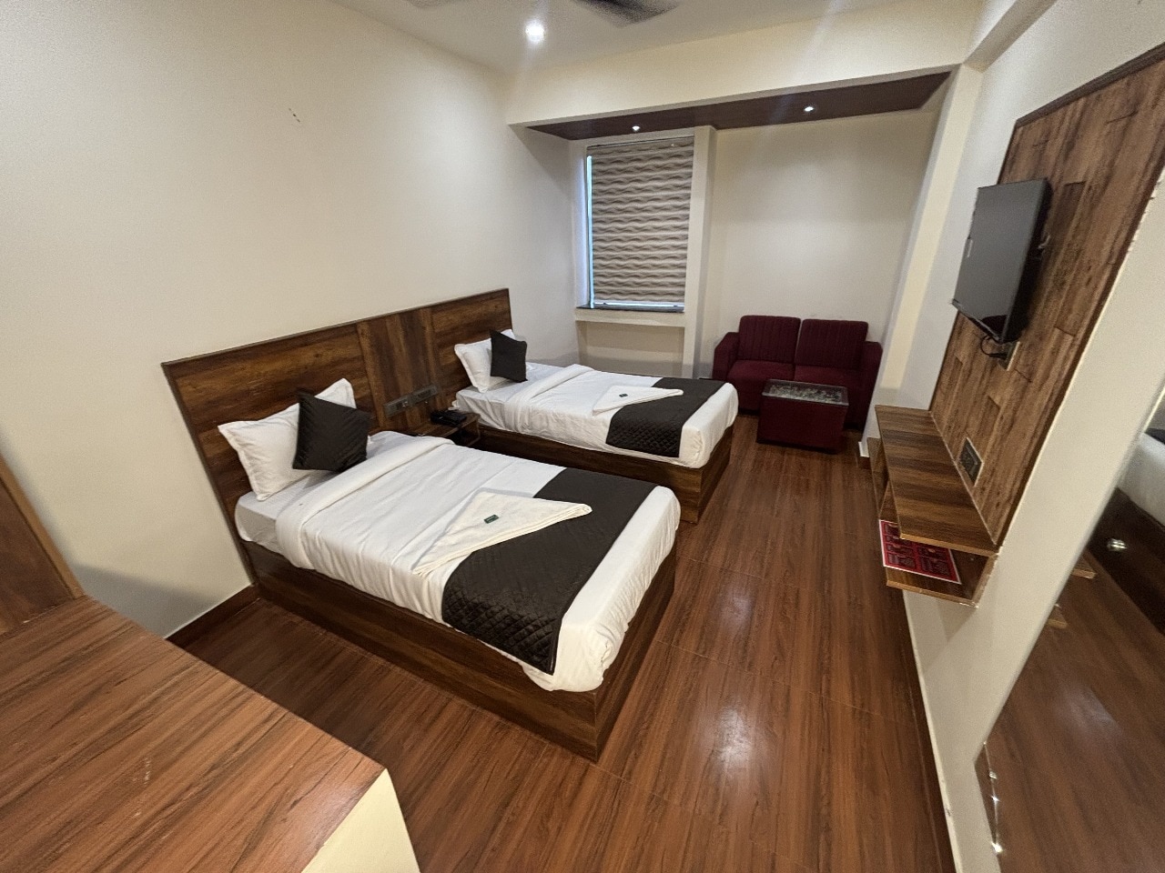 Hotel Kaushiki Palace - Tap to explore photos