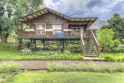 CosmicStays Yotsuba Luxury Chalet in a Zen Forest, Mulshi