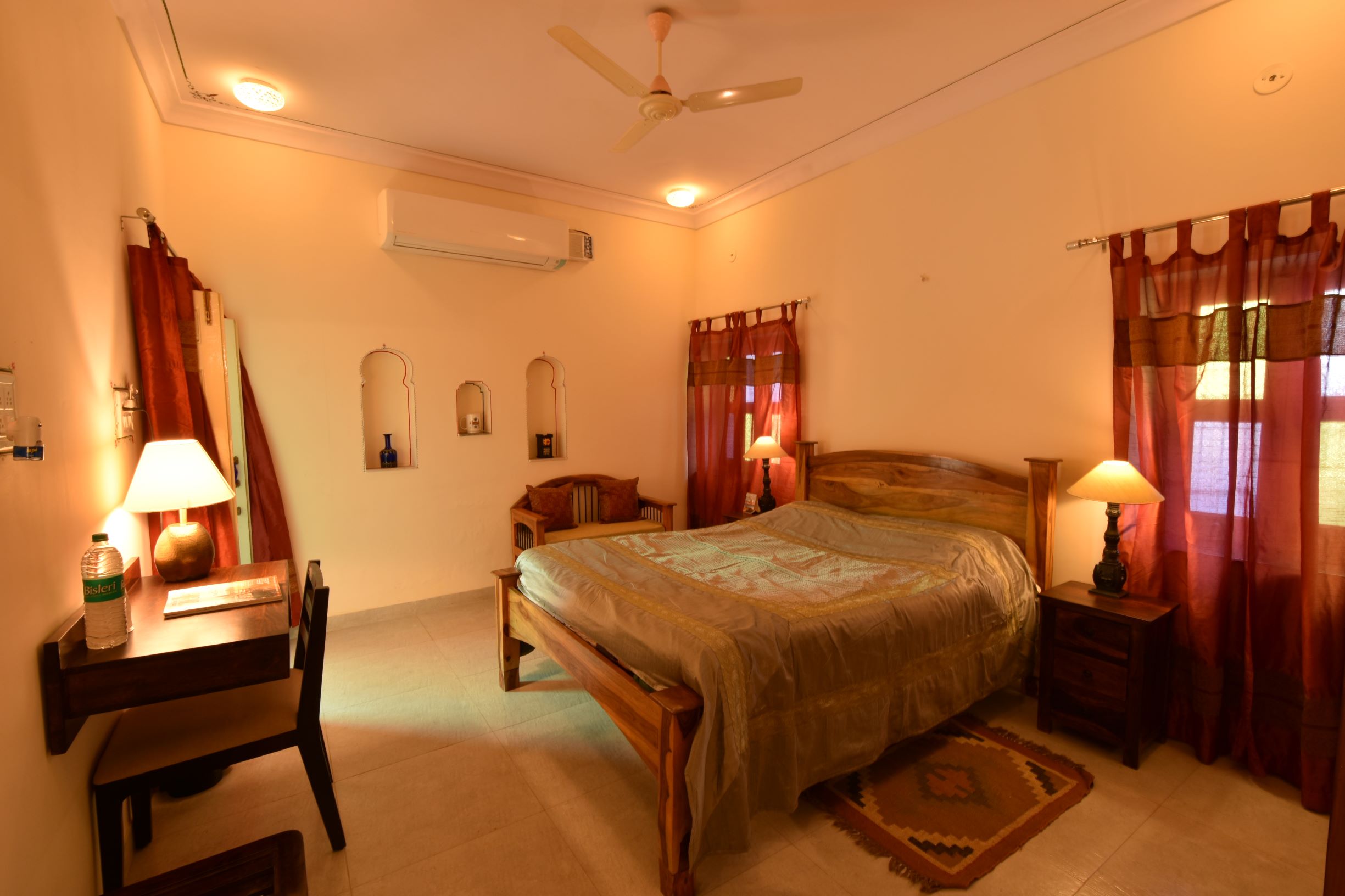 Hotel Amar Villas - Tap to explore photos