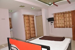 Mayur Lodge, Pune