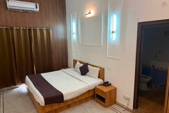 Hotel O Royal Homestay, Dehradun