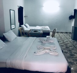 Deluxe quadruple room