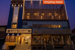 OnlyStay Luxe House Agra, Agra