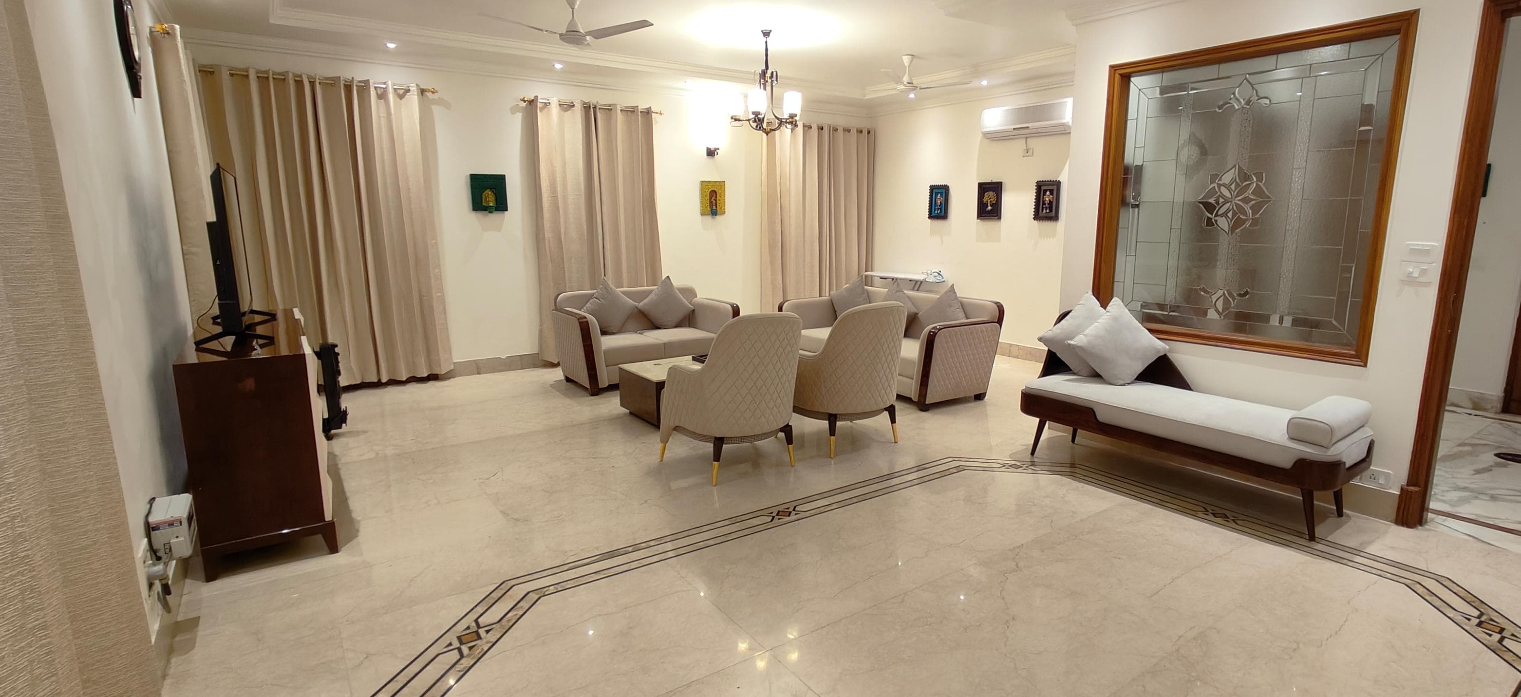 Zoho Corporation Guest House- Vasant Vihar Delhi - Tap to explore photos