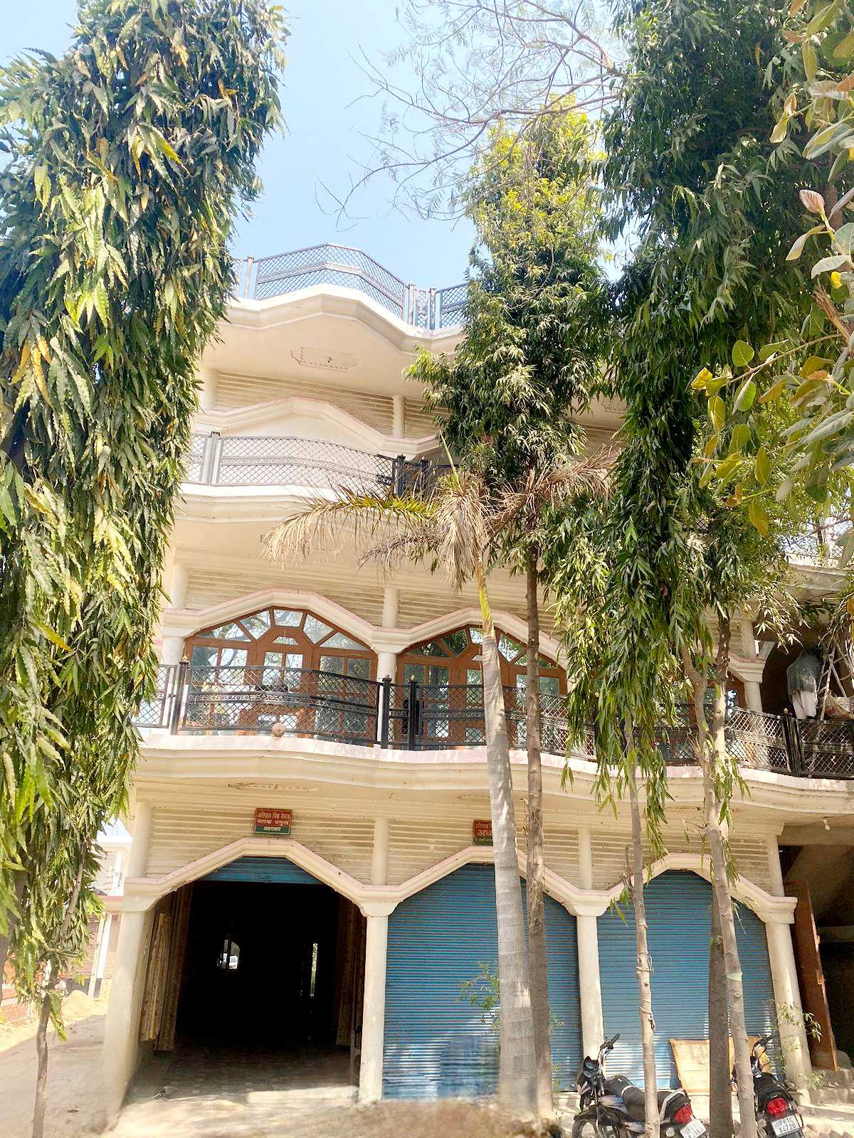 Hotel O Shubham Palace - Tap to explore photos