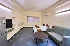 GoBravo Studio Luxe Apartment with Kitchen wifi LED Near Airport, Delhi