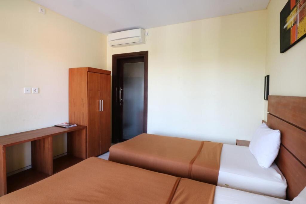 Kondra Premiere Guest House - Tap to explore photos