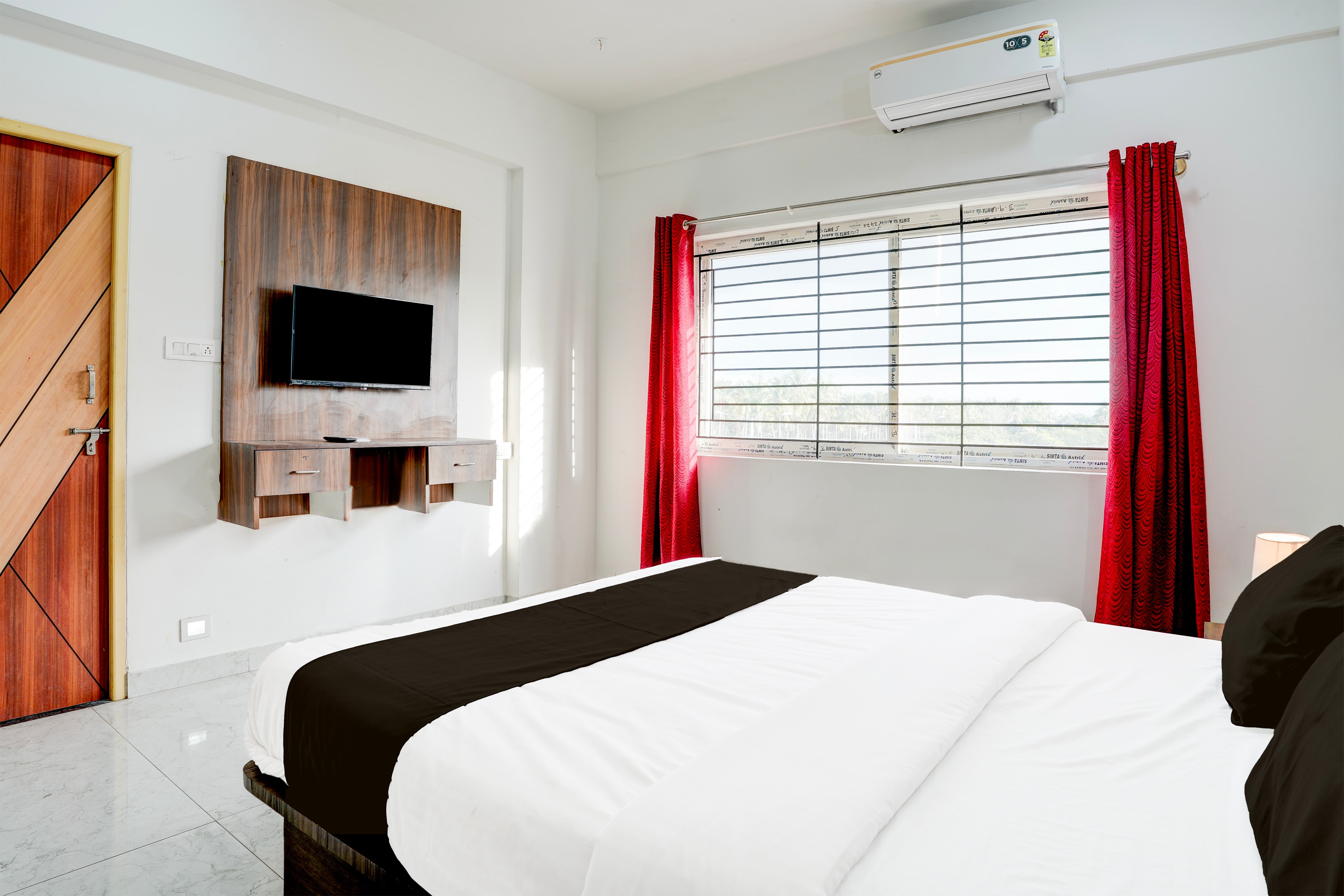 Hotel O Royal galaxy suites - Tap to explore photos