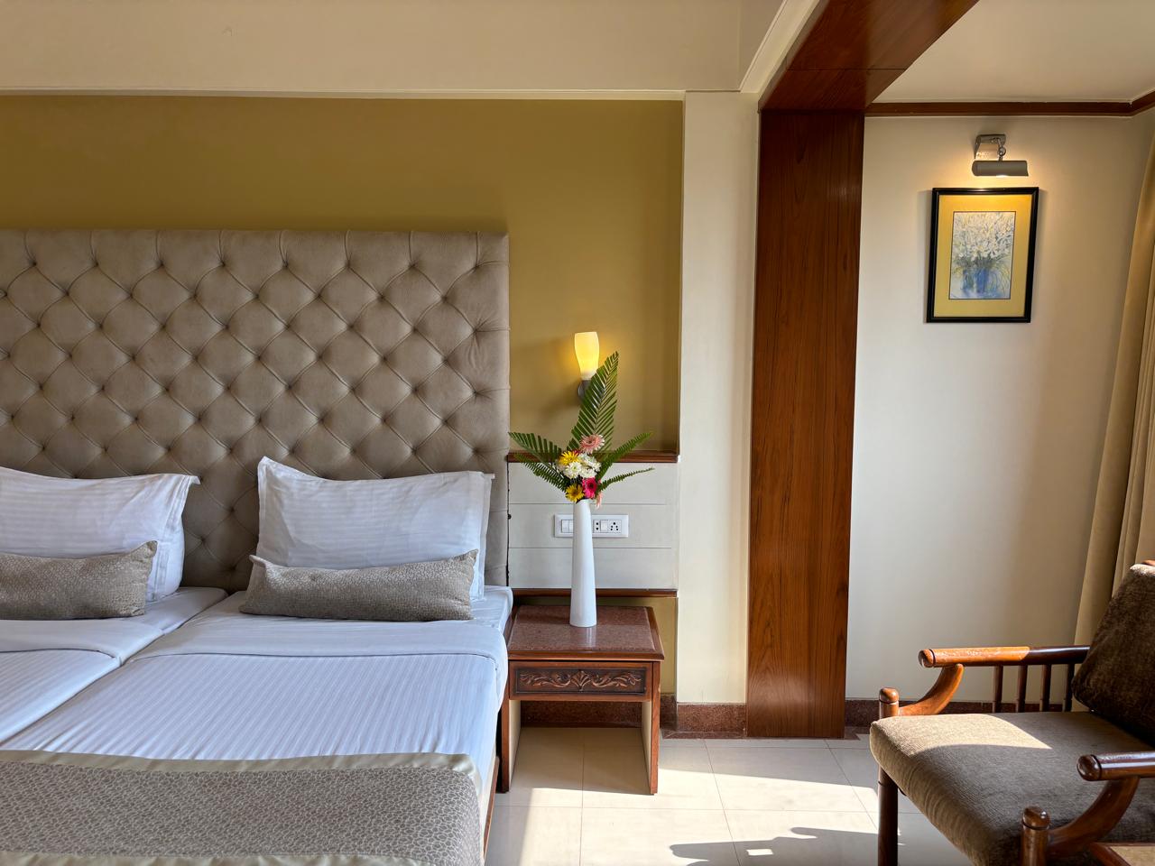 Shree Panchratna Hotel - Tap to explore photos