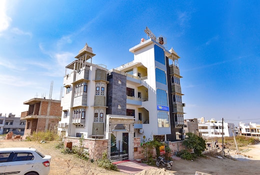 FabHotel Achrol Palace