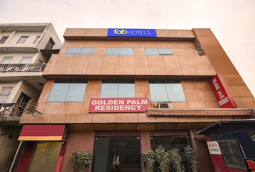 FabHotel Golden Palm