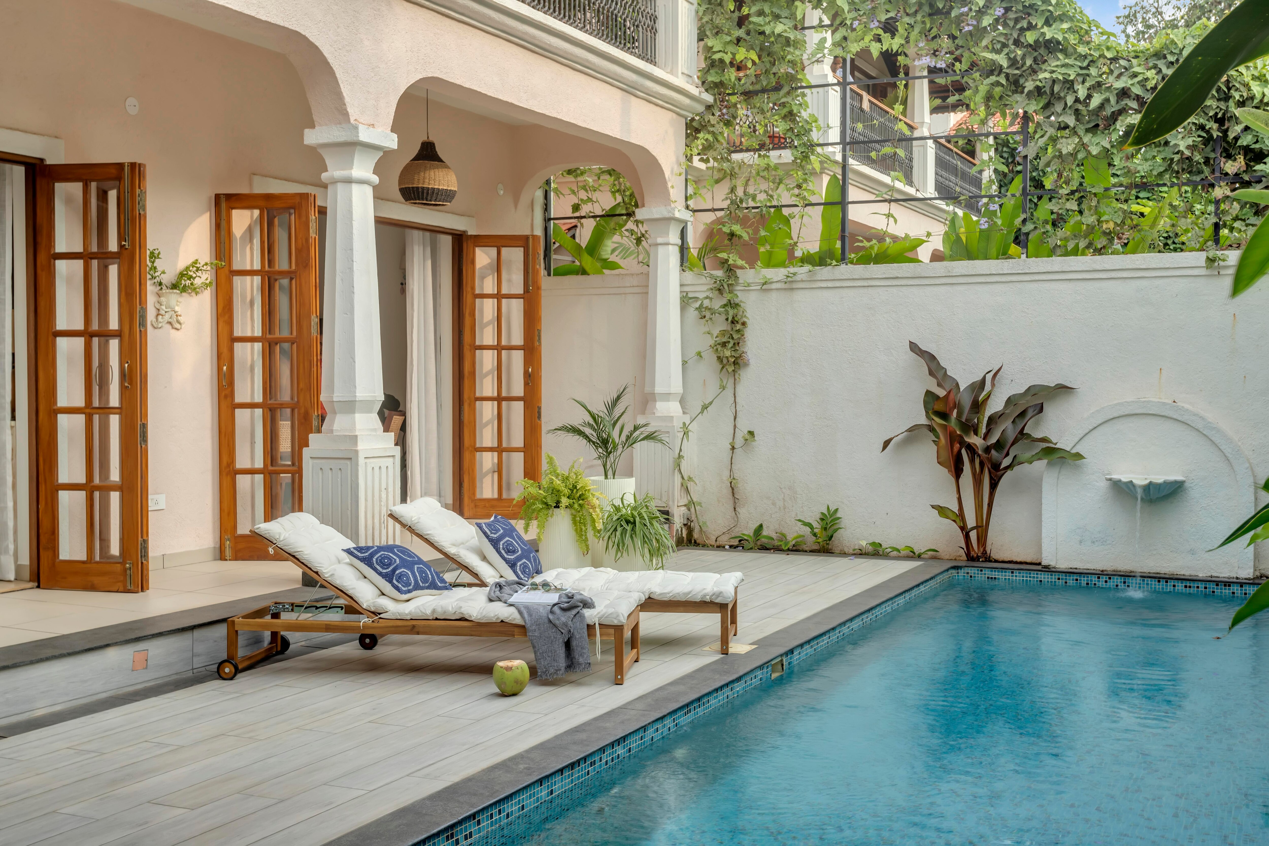 ELIVAAS 4 BHK with Pvt pool & Bar | PinkSky - Tap to explore photos