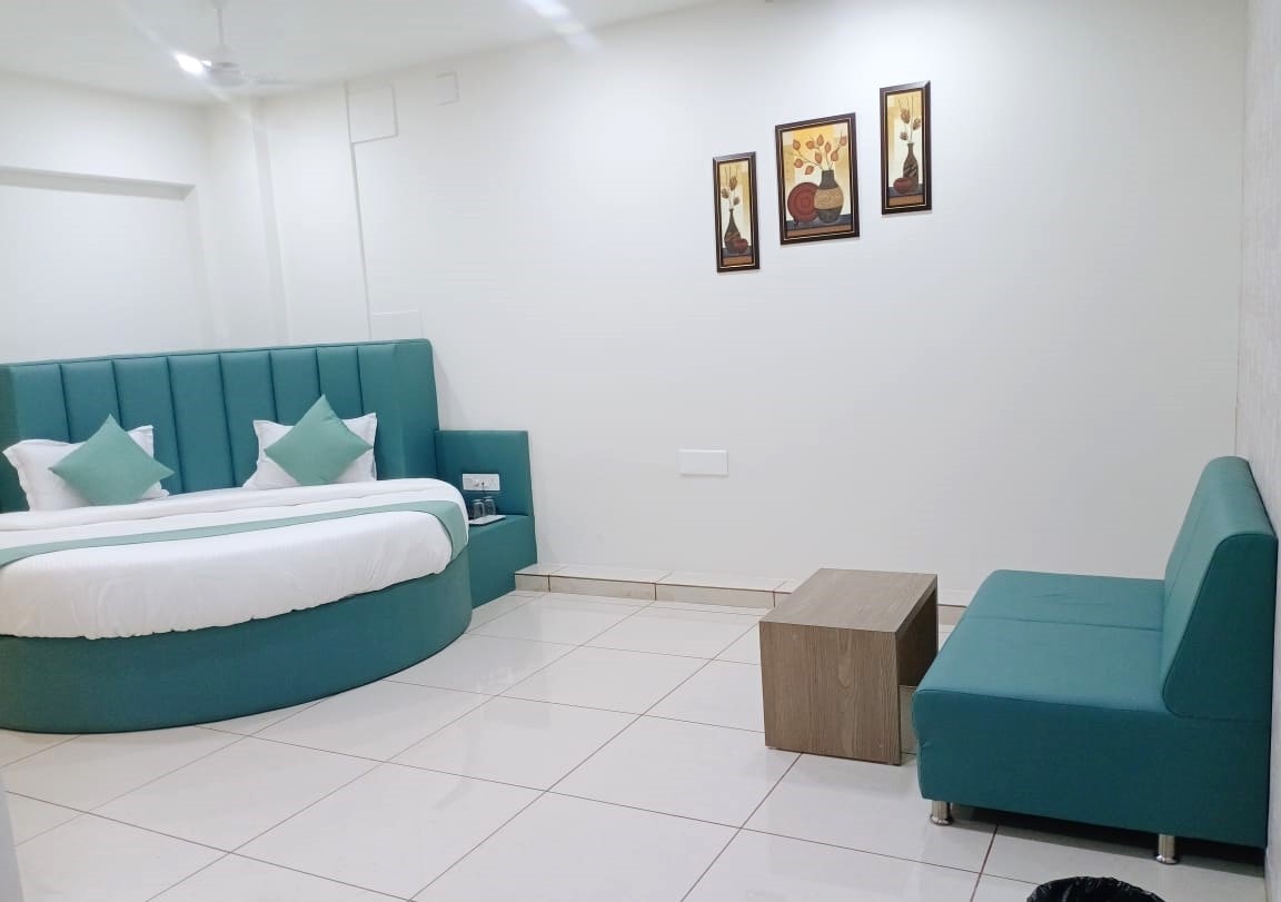 Hotel Md Residency Anand - Tap to explore photos