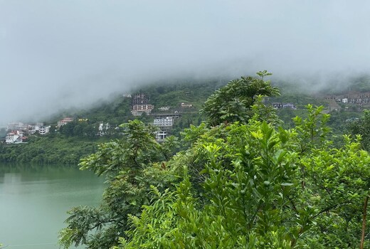 Lakeside Homestay Near Bhimtal