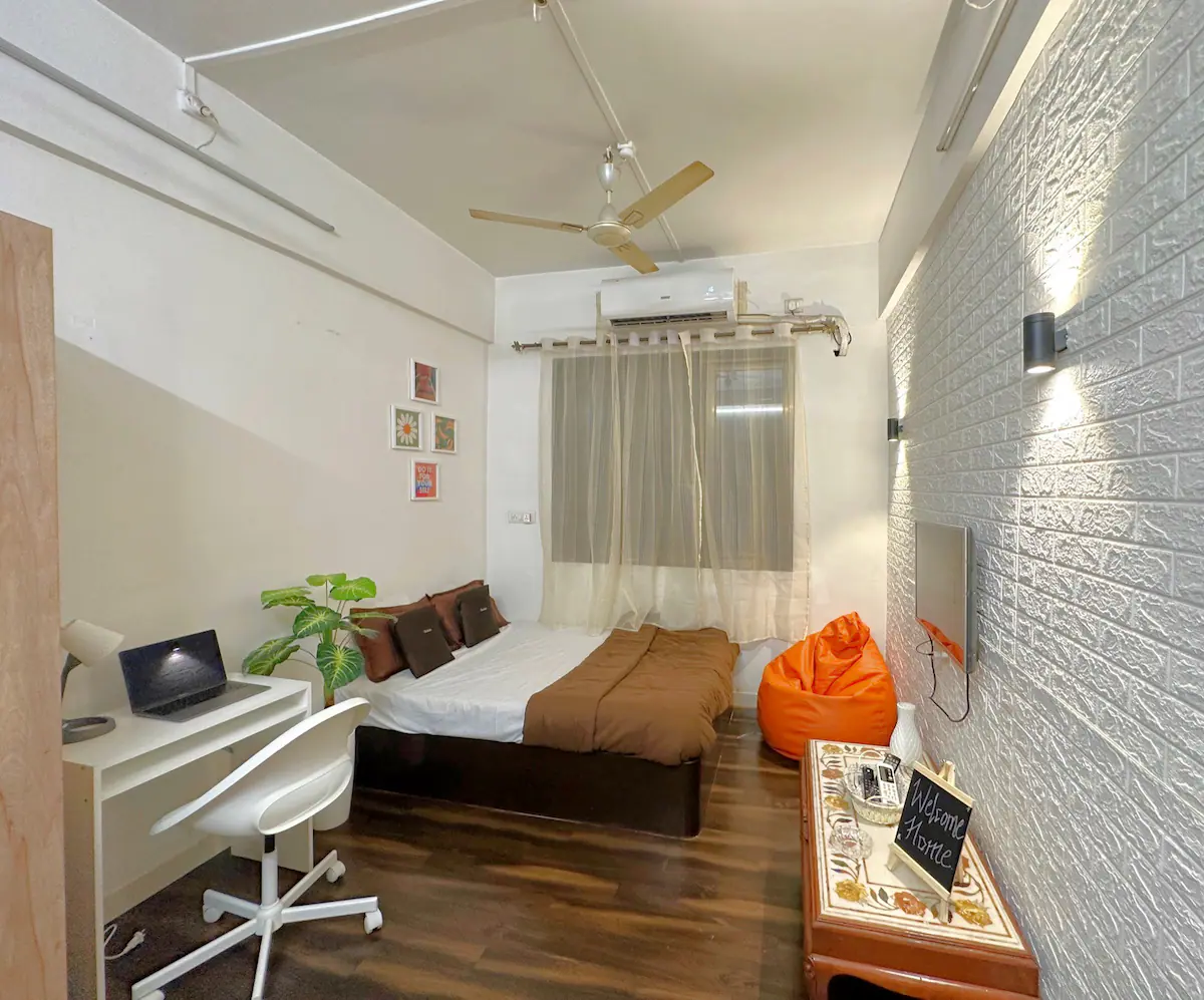 Studio Apartment Near Beach - Tap to explore photos