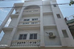 Hotel O The White Stone Place, Prayagraj