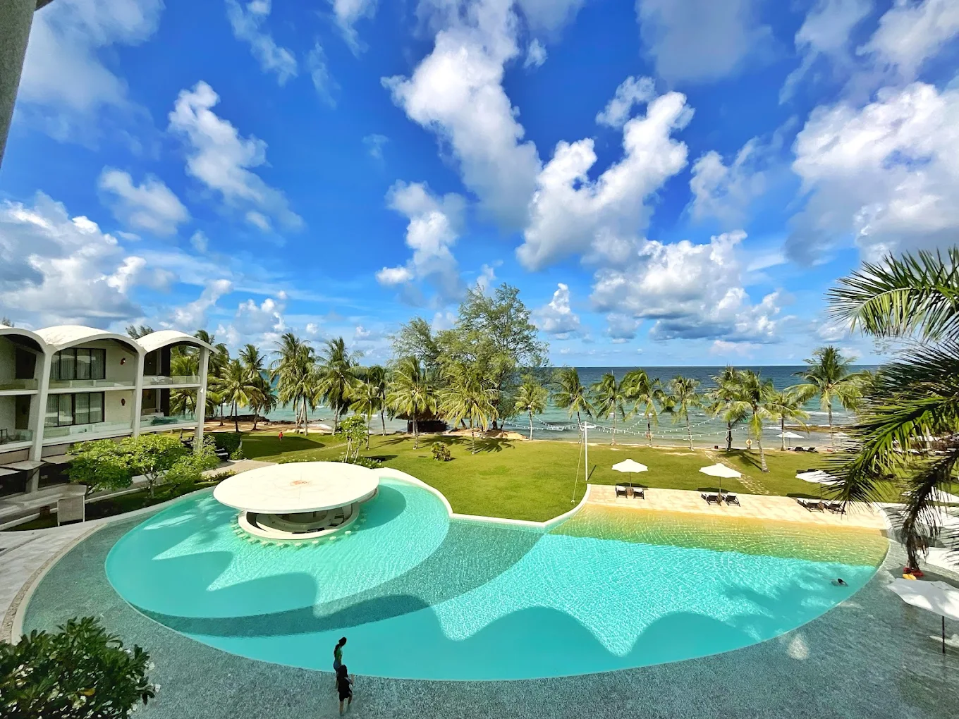 The Shells Resort and Spa, Kampong Bay