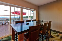 Holiday Inn Express & Suites PETOSKEY, Algoma