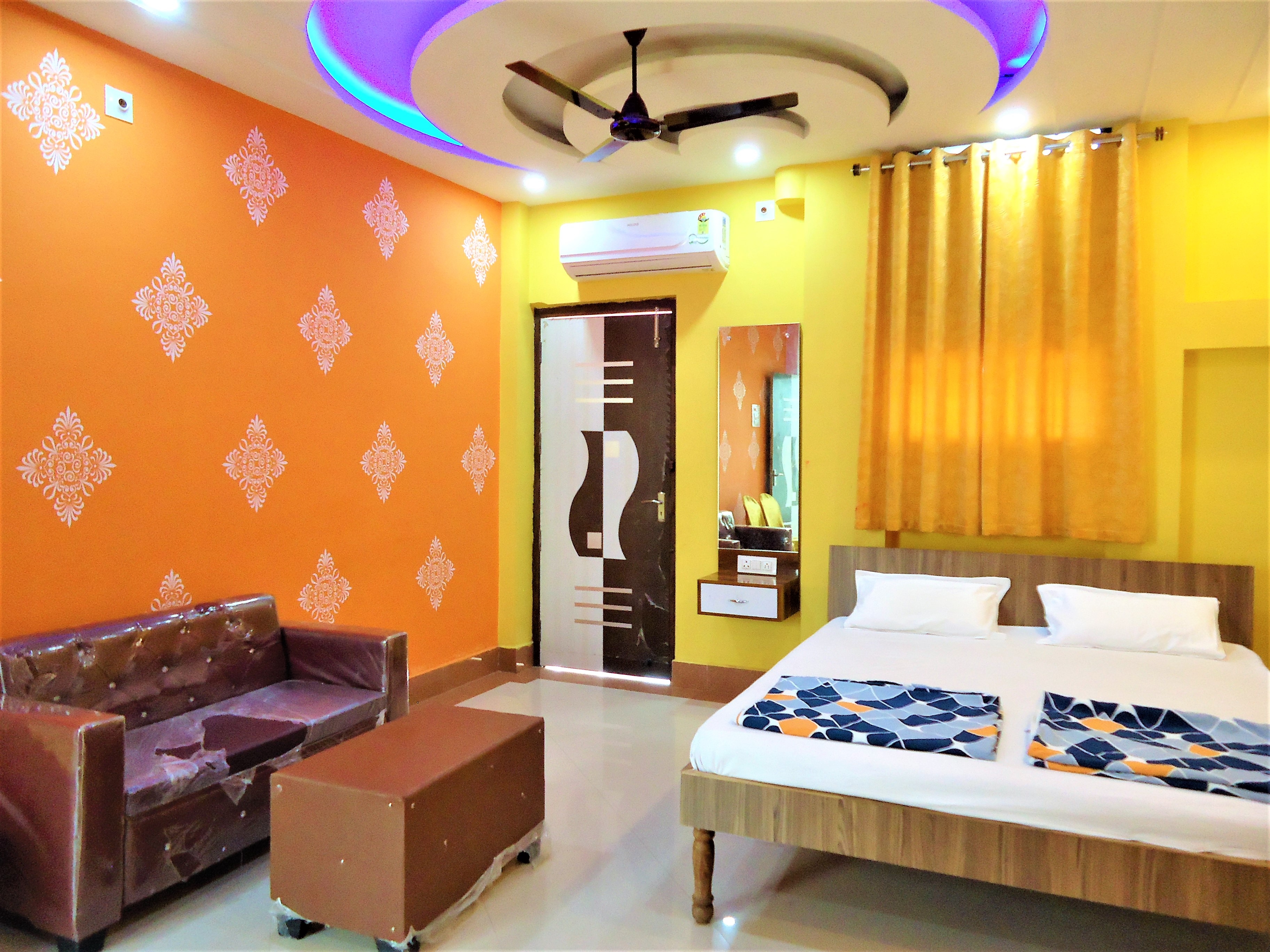 Rudra Inn - Tap to explore photos