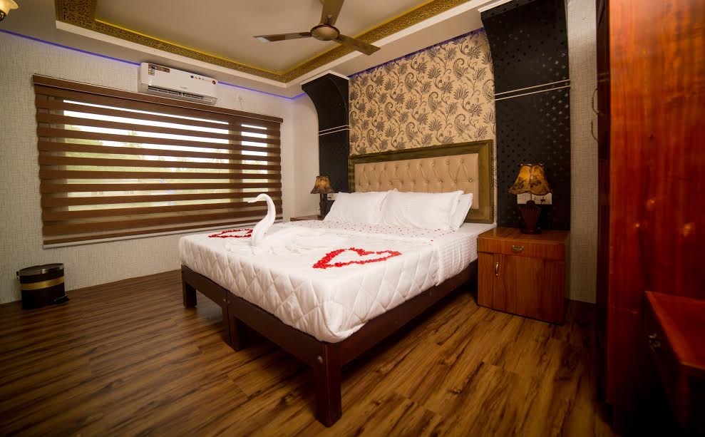 Indigo Cruise Alleppey Inr 4150 Off 5 0 0 0 0