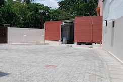 HOTEL NAKSHATRA, Kutralam