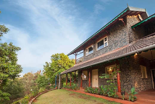 StayVista | 2 BHK Retreat On Cloud 9 Villa