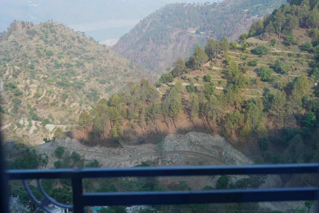 Hotel Himali Kanthi - Tap to explore photos