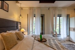 VILLA ZORBA, Goa