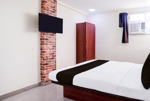 Hotel O poonam