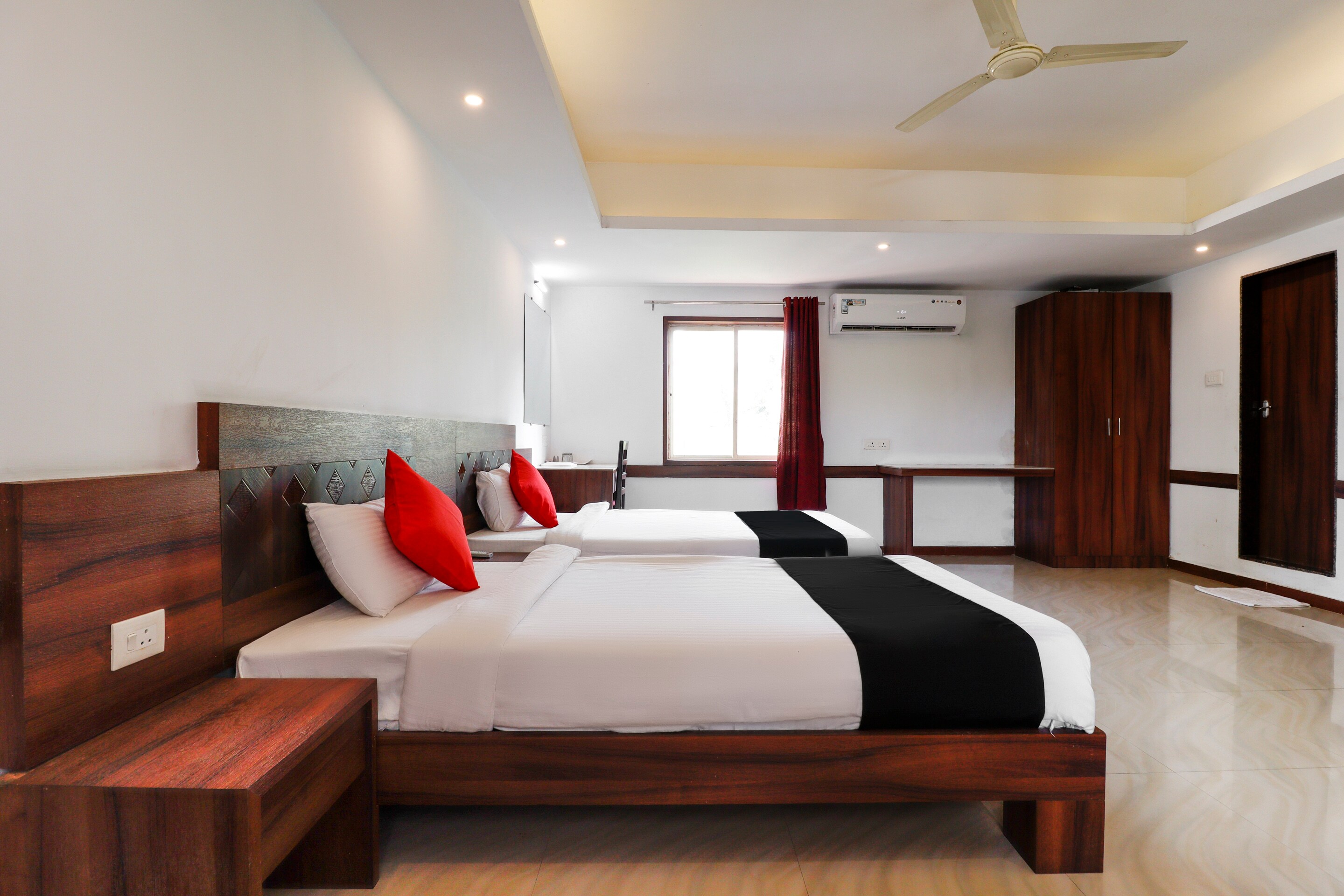Capital O Sai Arya Residency - Tap to explore photos