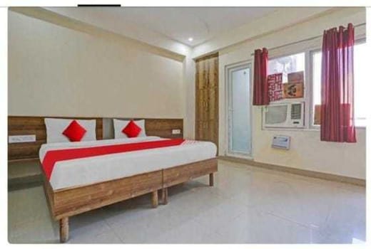 Hotel O DLF Phase 1 Metro Station Gurugram