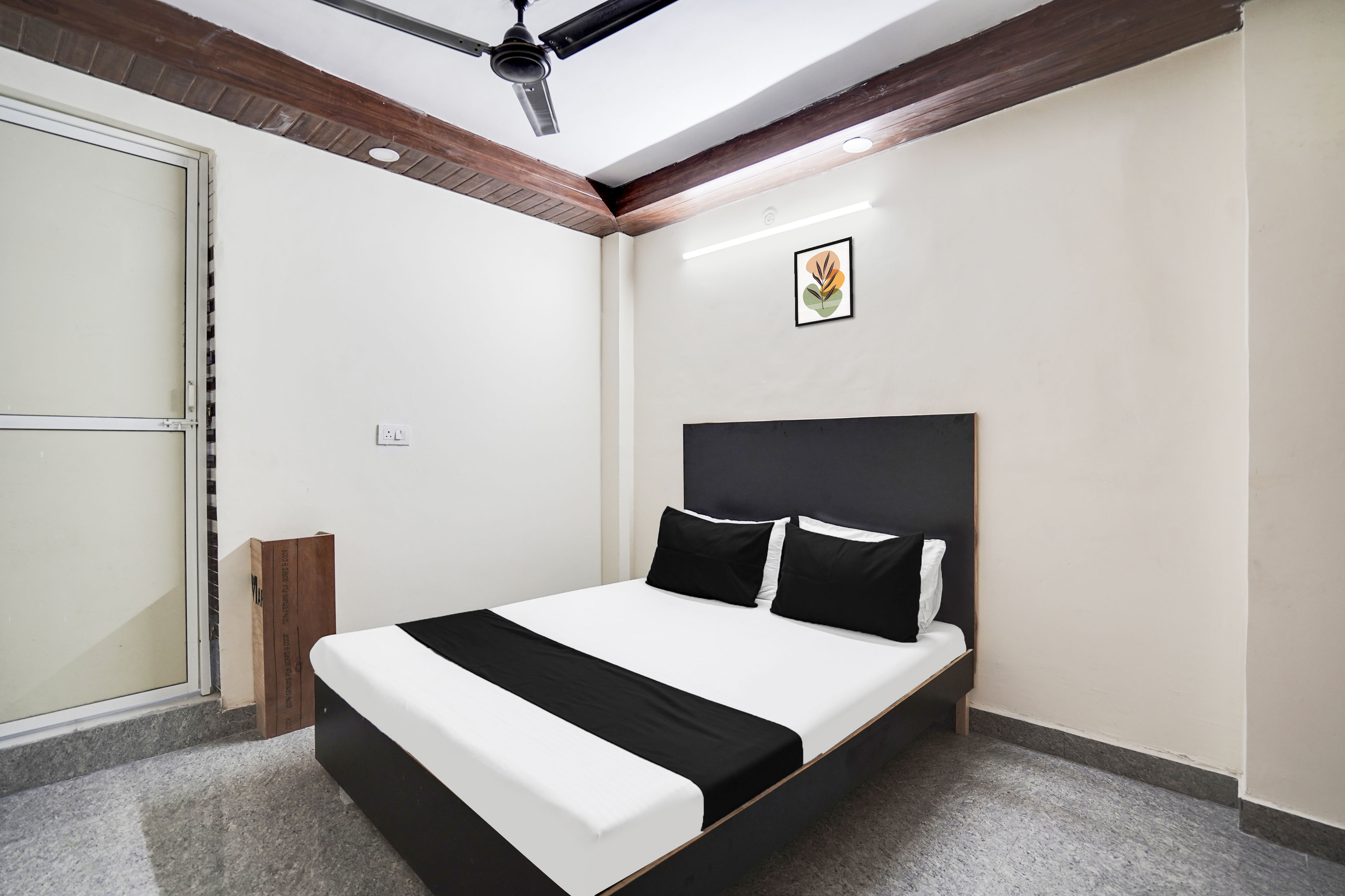 Hotel TRUE RESIDENCY NEARBY VINAYAK HOSPITAL - Tap to explore photos