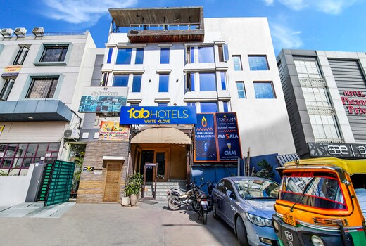 FabHotel White Klove - Nr. New Delhi Railway Station