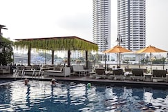 Riva Surya Bangkok, Bangkok