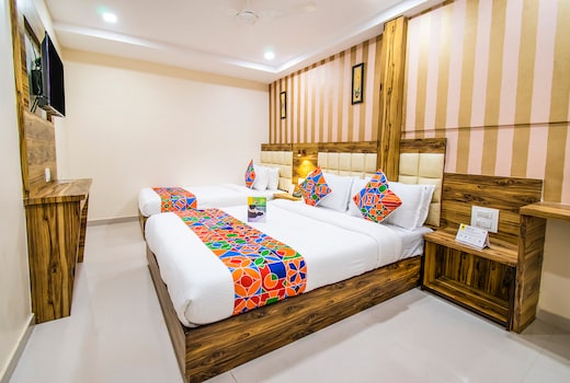 FabExpress Orange Suites - Nr. Mumbai International Airport