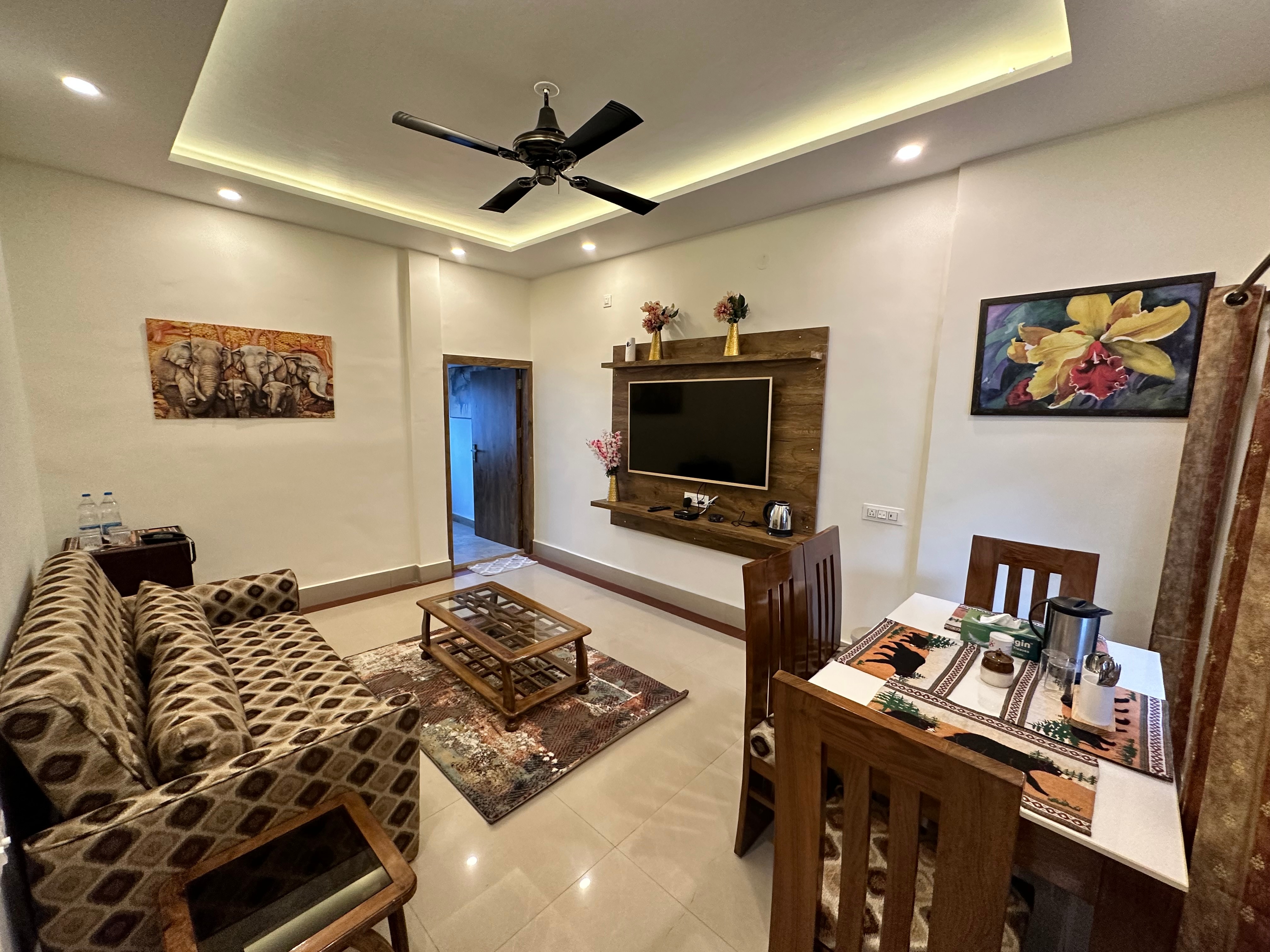 Serenya Homestay - Tap to explore photos