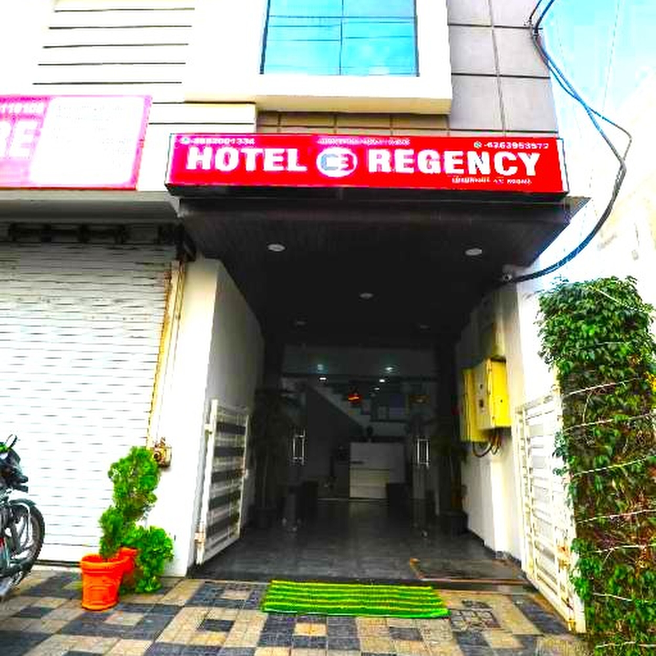 Stayzy C3 Regency - Tap to explore photos