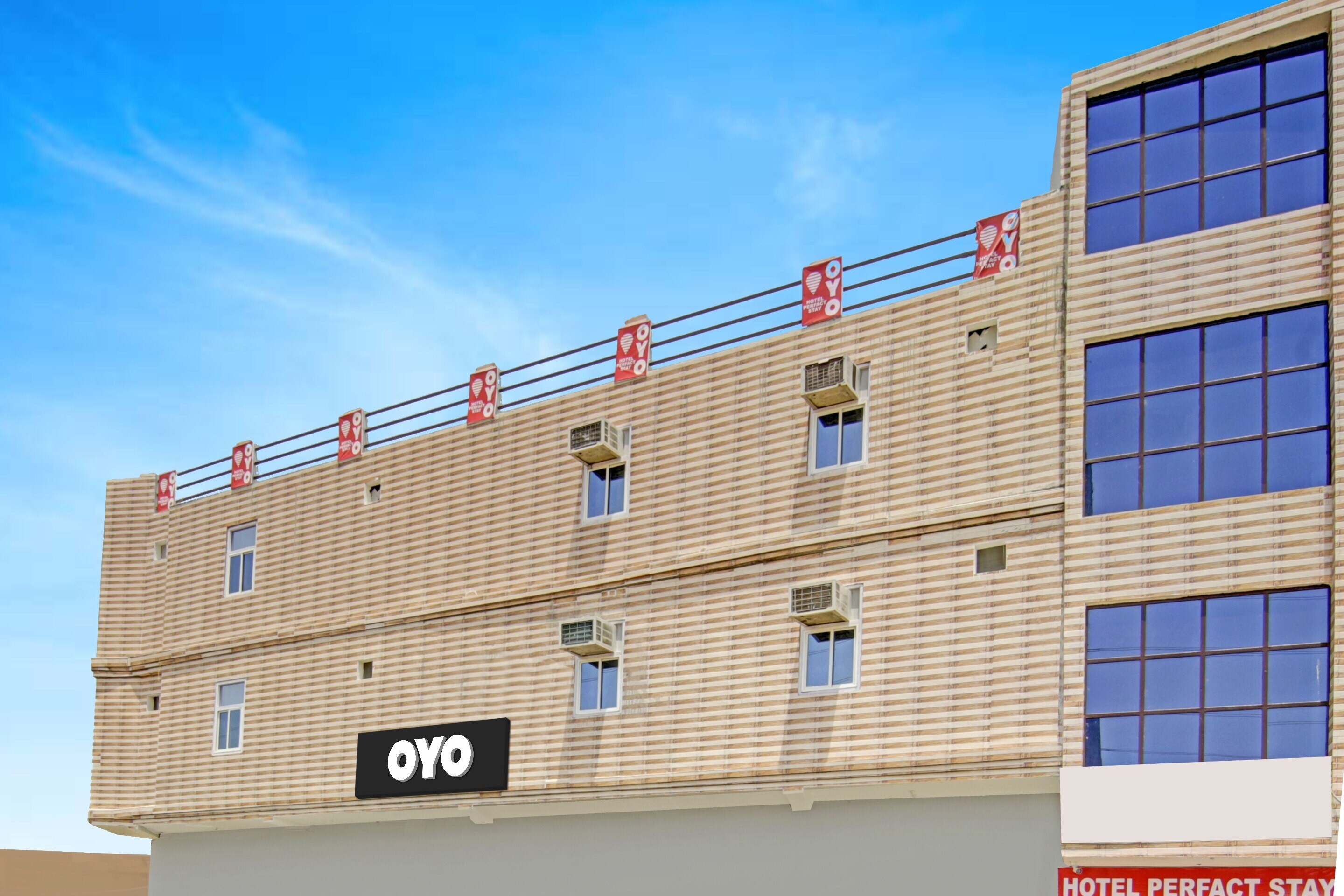 HOTEL DIVINE STAY NEAREST TAJ HIGHWAY GZB - Tap to explore photos