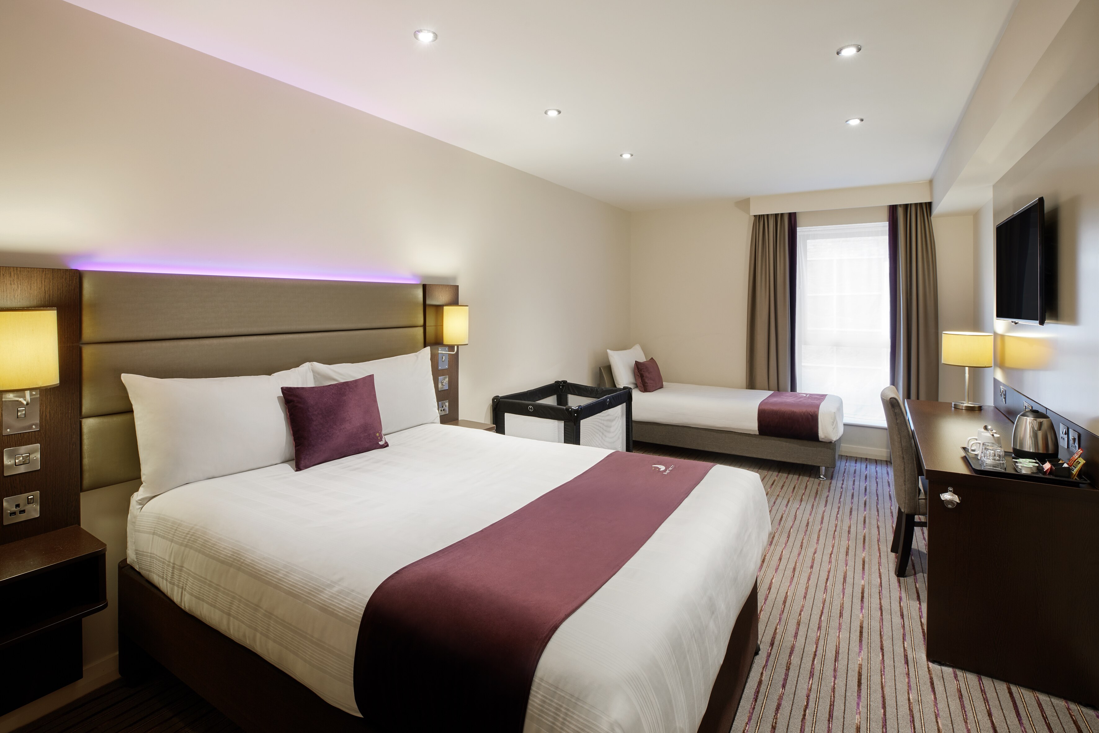 Premier Inn Mansfield - Tap to explore photos