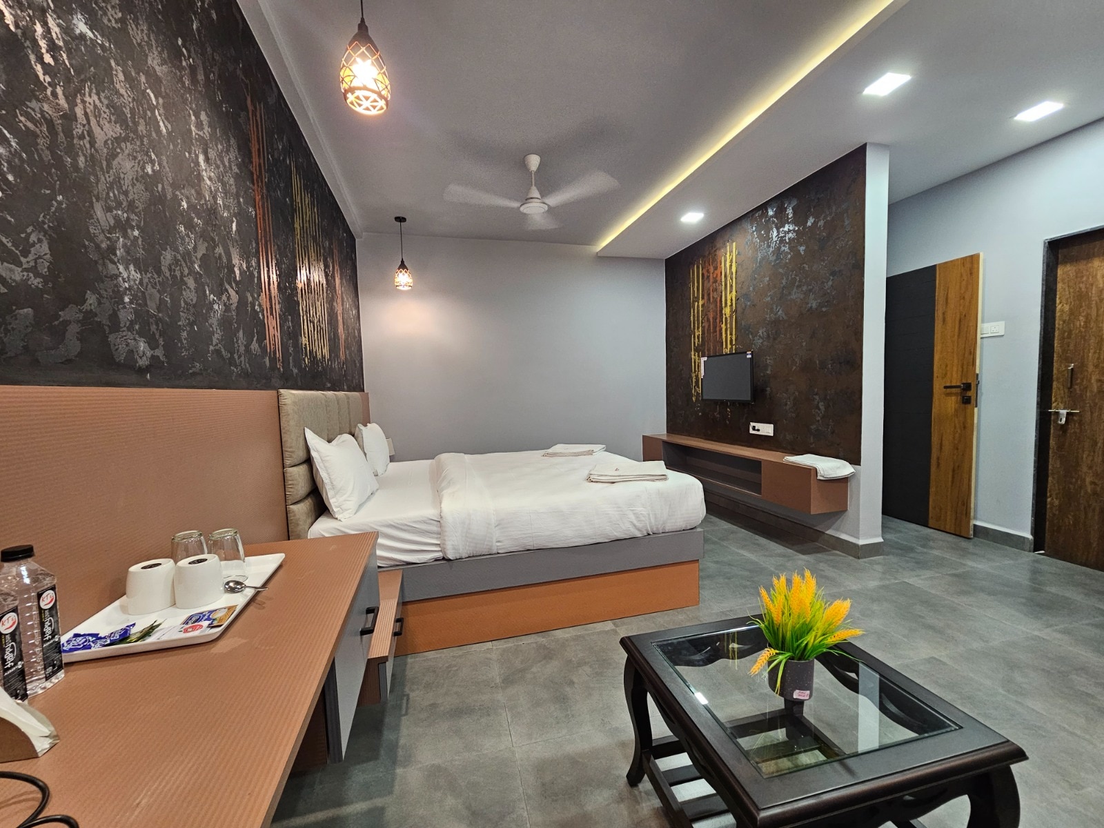 Hotel Happy Stay AC/ Non AC Rooms 3