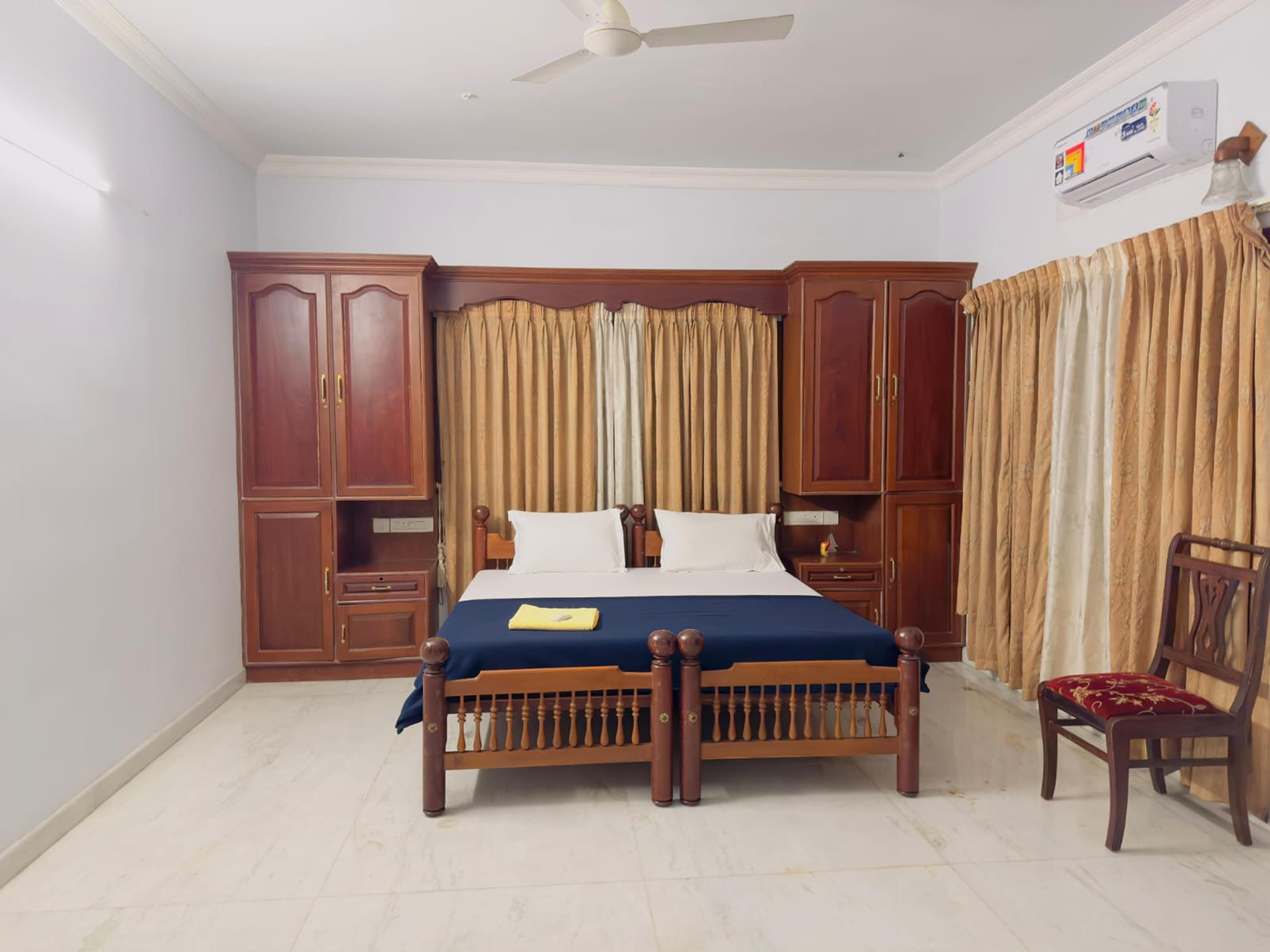 Alleppey Dreams Rooms - Tap to explore photos