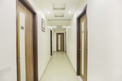 Hotel O Season Grand, Delhi