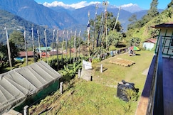 Mochilero Nomads, Pelling